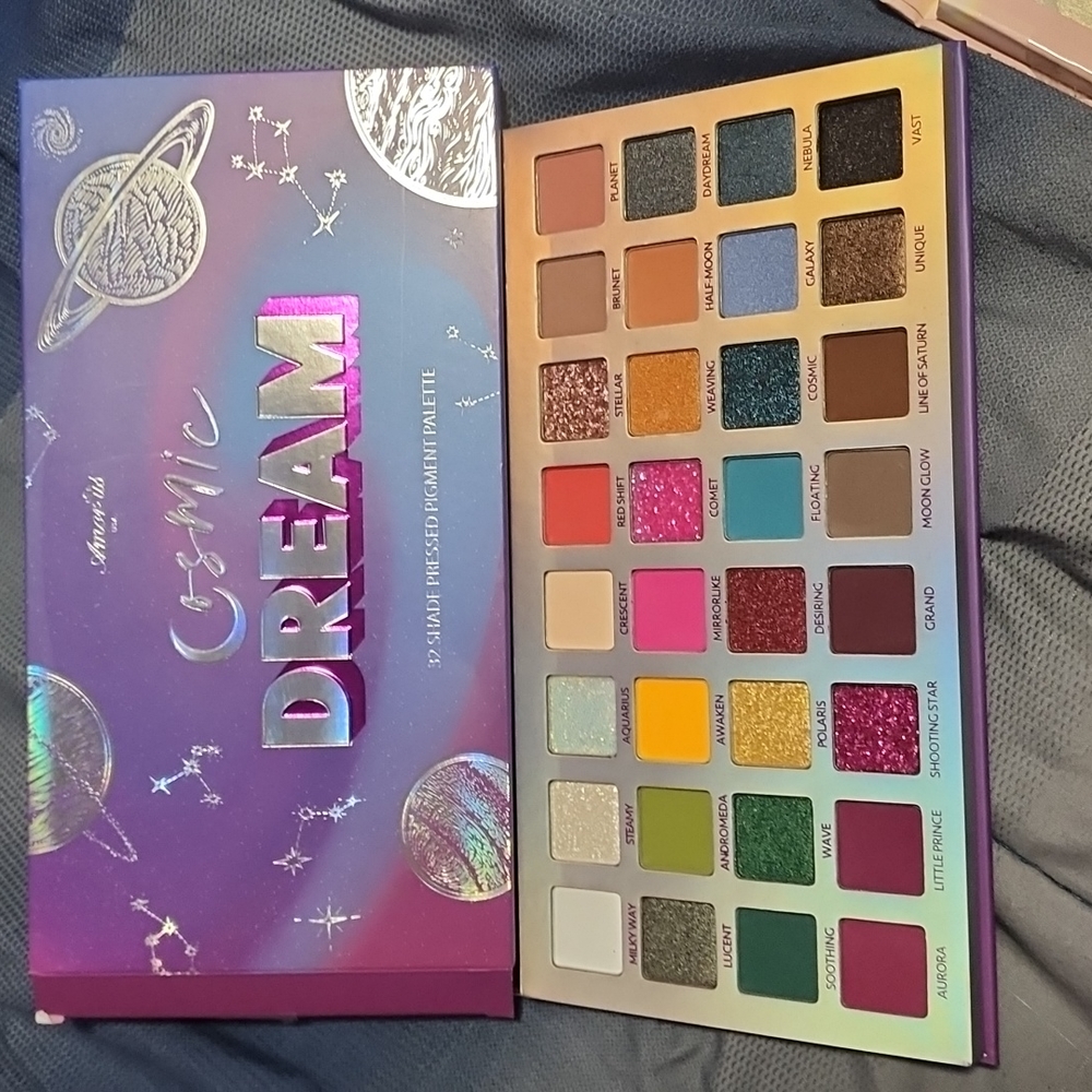 Make up bundle - Picture 4 of 5